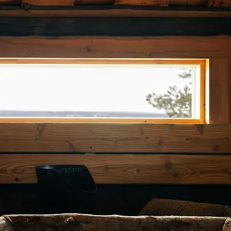 Taehtivaara I Hilltop Log - Sauna - Hot Tub *